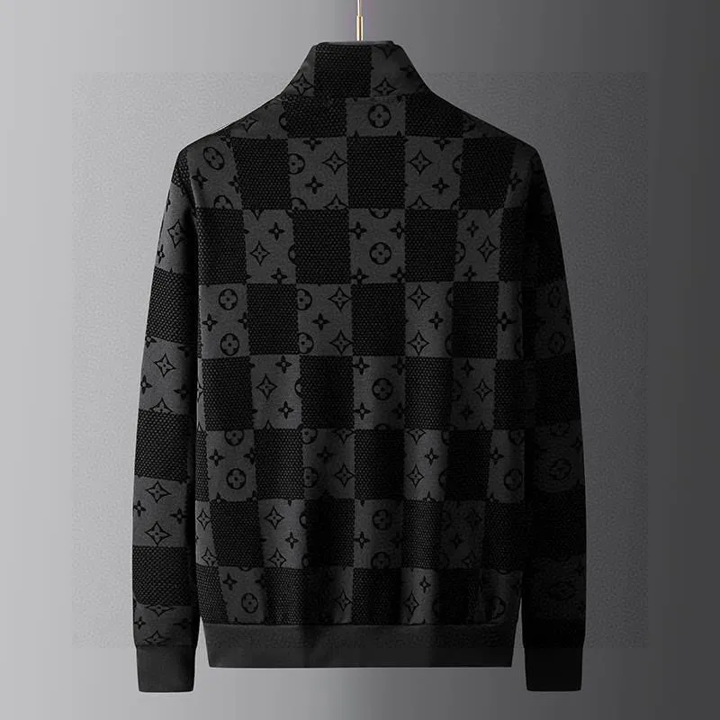 🅿️500 [LV Louis Vuitton] hot-selling suit is coming. Focus on the original version of the official website. 2025 new hot-selling cardigan and sweatshirt suit. The original order is the best. 🇭🇰The meticulous work of top designers. It has a fitting and perfect upper body effect. All-natural high-quality Tencel Roman cotton 100%, close-fitting comfort, noble and elegant! Original hardware embodies elegance and nobility! Counter size: M-4XL (up to 190 pounds)
